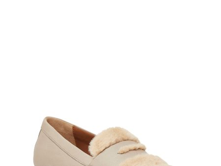 ANDRE ASSOUS Womens Beige Faux Shearling Mixed Media Cushioned Lug Sole Porsha Round Toe Slip On Leather Loafers Shoes Fashion